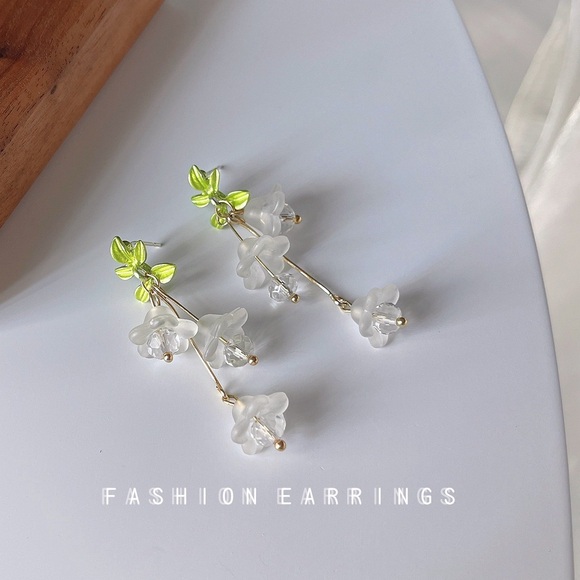 Handmade Green Enamel Flower Tassel Earrings – 925 Silver 🌸✨ - Picture 4 of 7